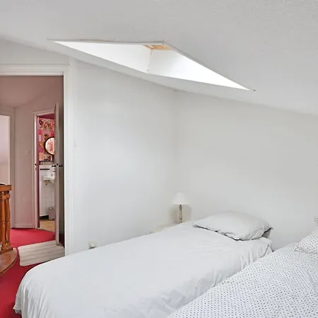 De La By Interhome *