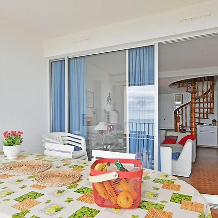 De La By Interhome